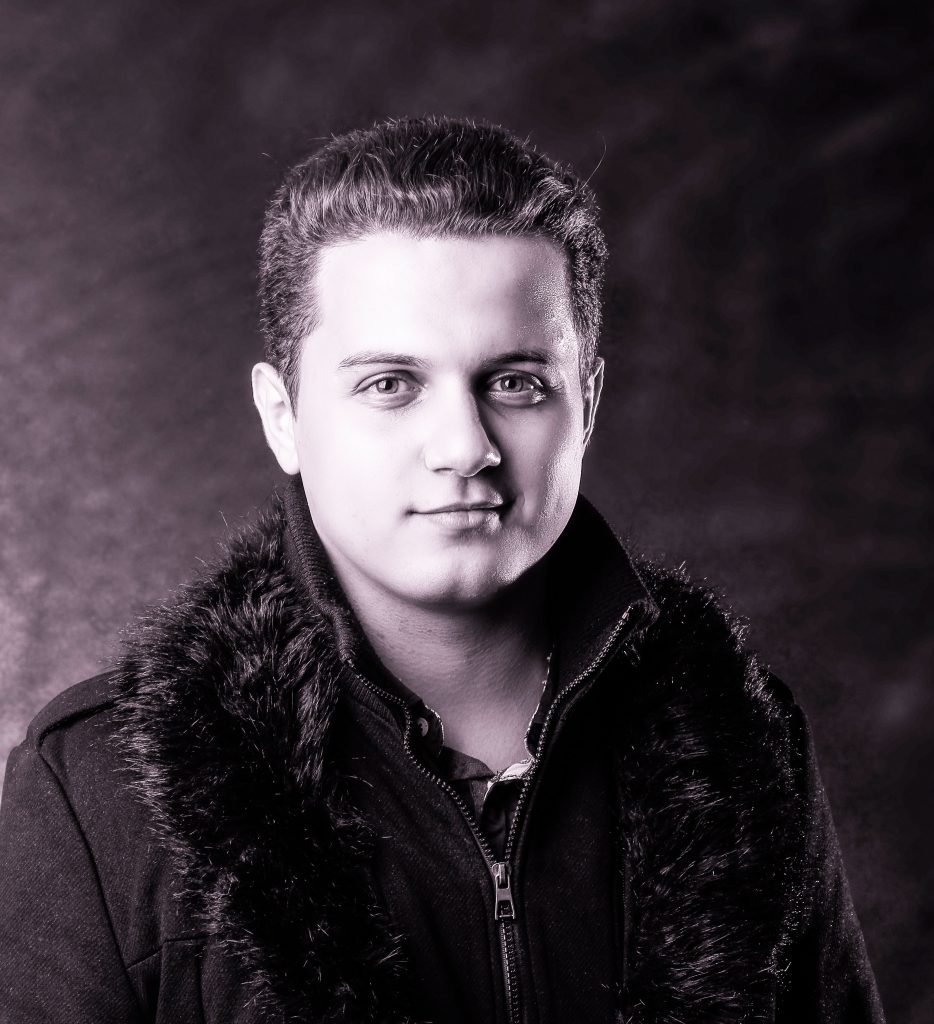 hossein bidgoli 1 934x1024 - گالری تصاویر حسین بیدگلی