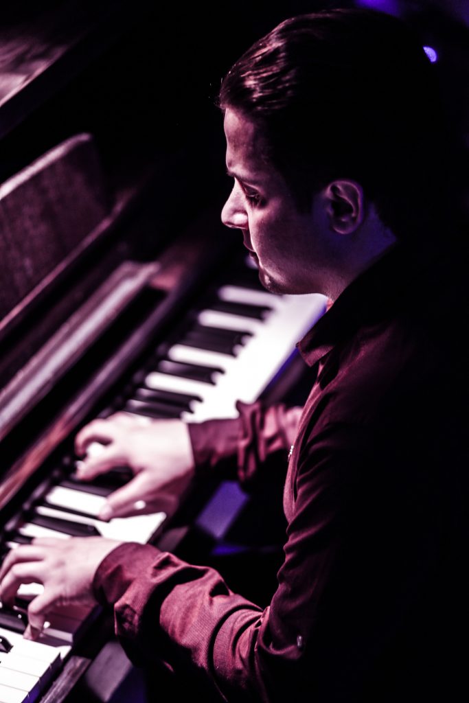 hossein bidgoli 24 683x1024 - گالری تصاویر حسین بیدگلی