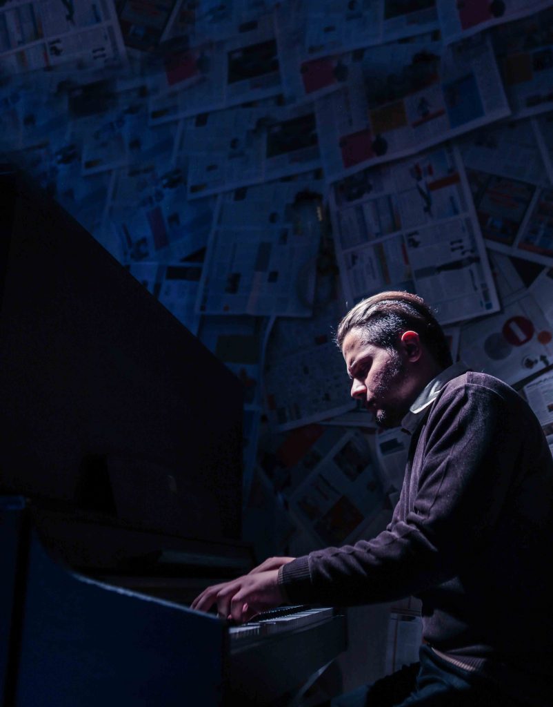 hossein bidgoli 26 1 802x1024 - گالری تصاویر حسین بیدگلی