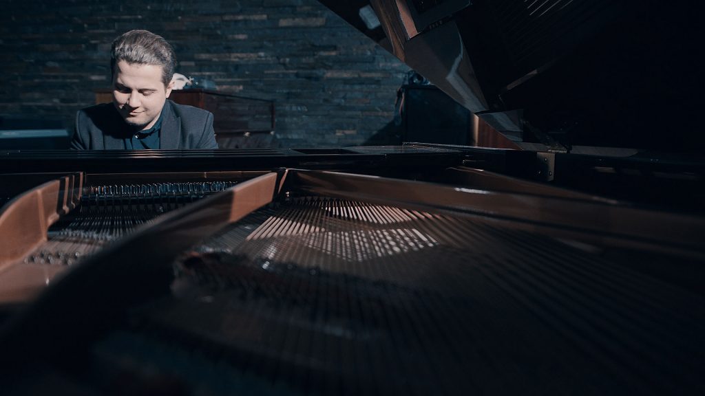 hossein bidgoli 33 1024x576 - گالری تصاویر حسین بیدگلی