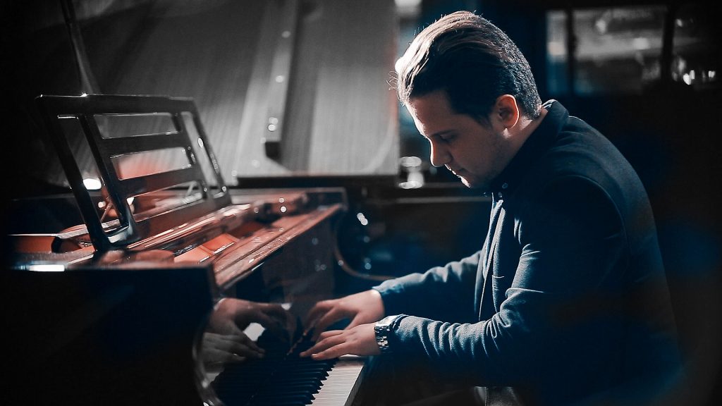 hossein bidgoli 35 1 1024x576 - گالری تصاویر حسین بیدگلی